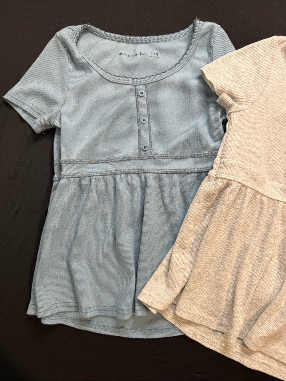ABERCROMBIE - Set of 2 Girls' Short-Sleeve Peplum Henley Top — Blue and Gray - Picture 3 of 5